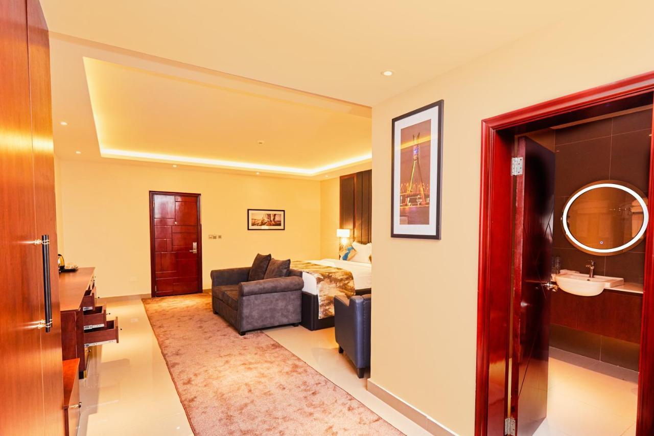 The Yacht Hotel Sea Front Lekki Phase 1 Лагос Екстериор снимка